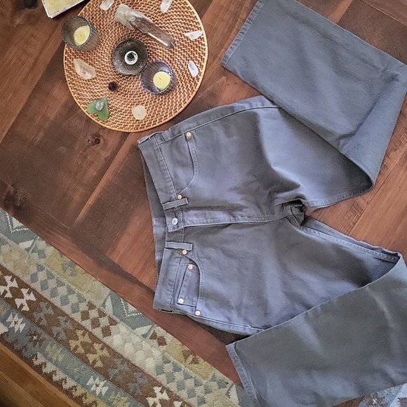 Levi’s 505 Medium Gray Denim Jeans - 32"W x 29"L - Picture 2 of 5